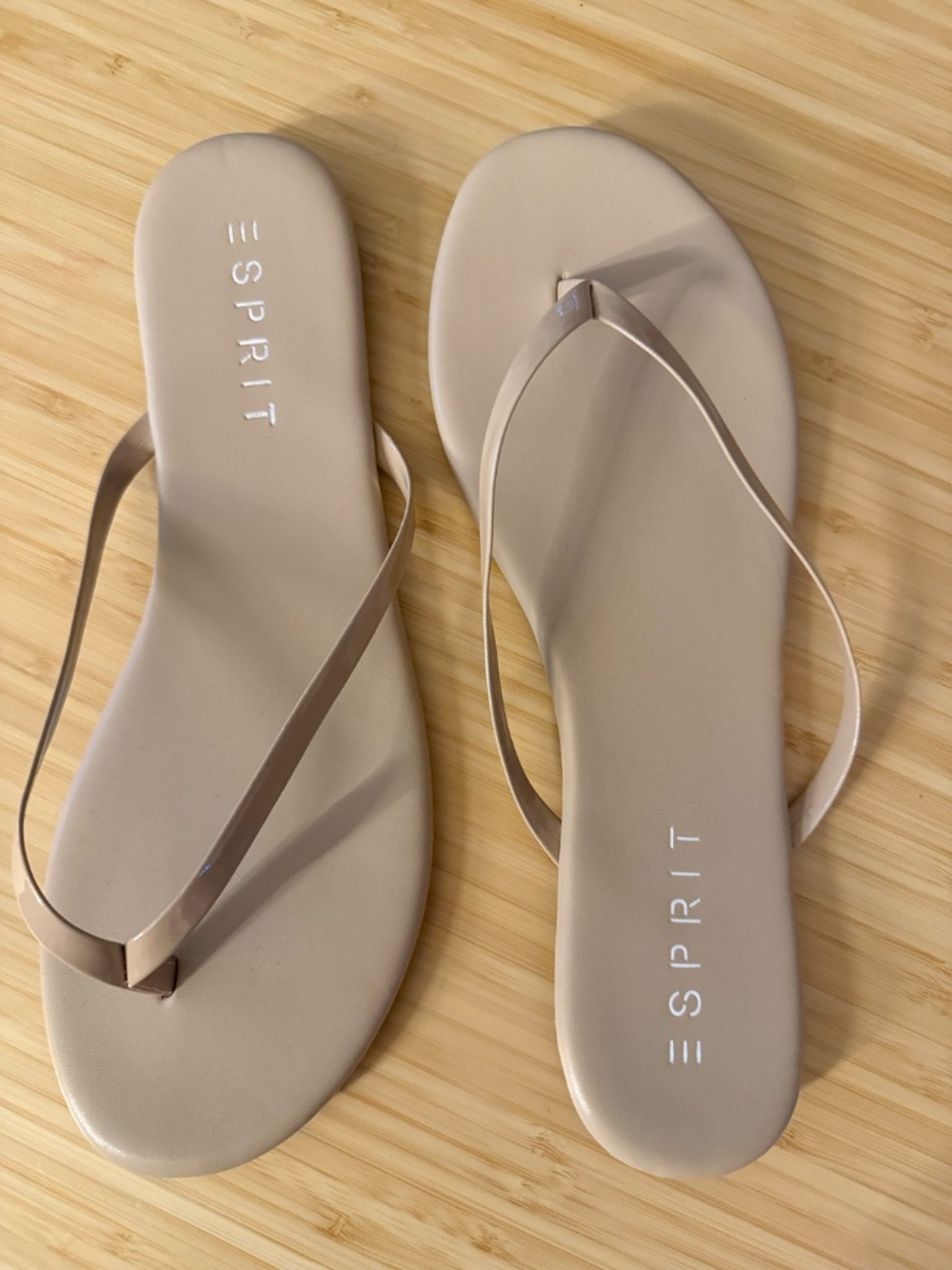 Esprit Flip Flops